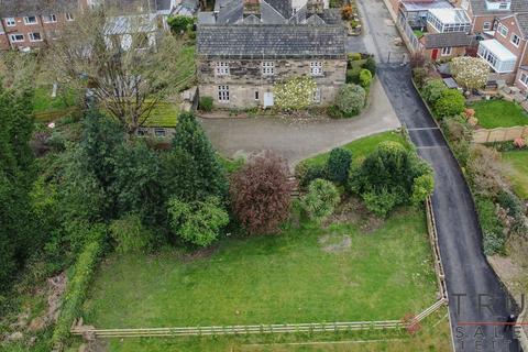 5 bedroom detached house to rent, Liversedge Hall Lane, Liversedge WF15