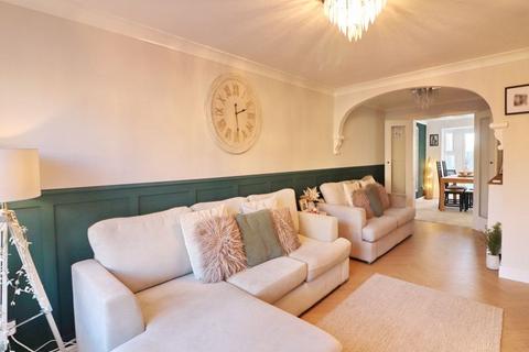 1 Bleasefell Chase, Worsley, Manchester, M28 1UZ
