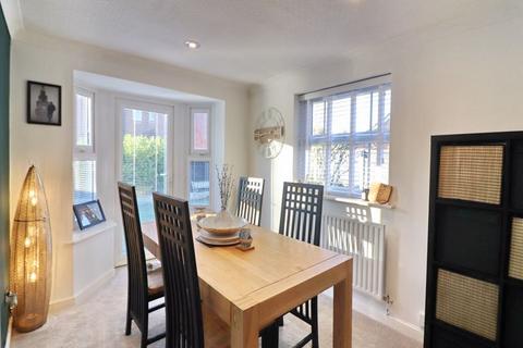 1 Bleasefell Chase, Worsley, Manchester, M28 1UZ