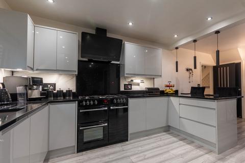 4 bedroom semi-detached house for sale, Cliffe Lane West, Baildon, Shipley, West Yorkshire, BD17