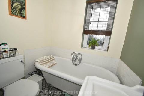 undefined, Carnarvon Road