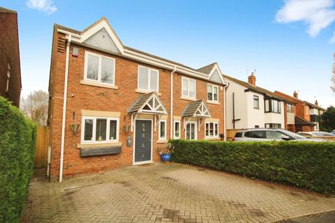 3 bedroom semi-detached house for sale, Woodland Avenue, Kidderminster DY11