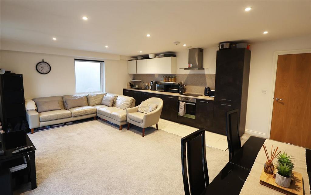 Lounge / Kitchen