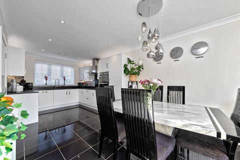 4 bedroom detached house for sale, Greensand Walk, Silsoe, Bedfordshire, MK45 4GY