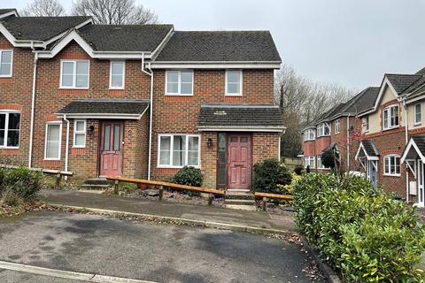 3 bedroom end of terrace house to rent, Cuckmere Close, Hailsham BN27