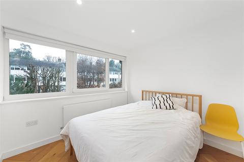 9 The Dell, London, SE19 2QA