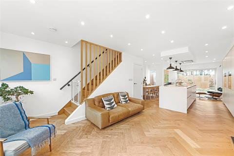 9 The Dell, London, SE19 2QA