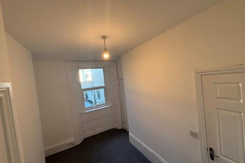 1 bedroom apartment to rent, 79 Embankment Road, Flat 2