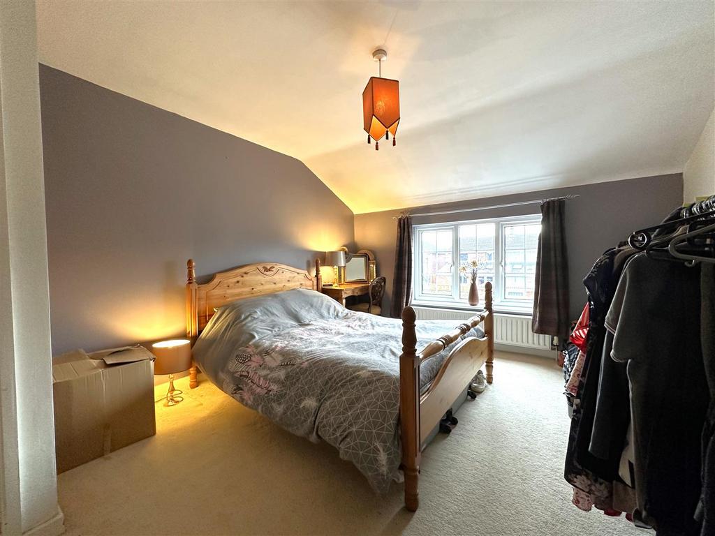 Master Bedroom 689