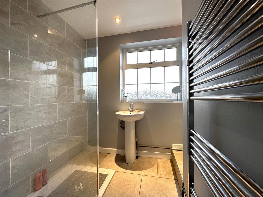 Contemporary Shower Room 671