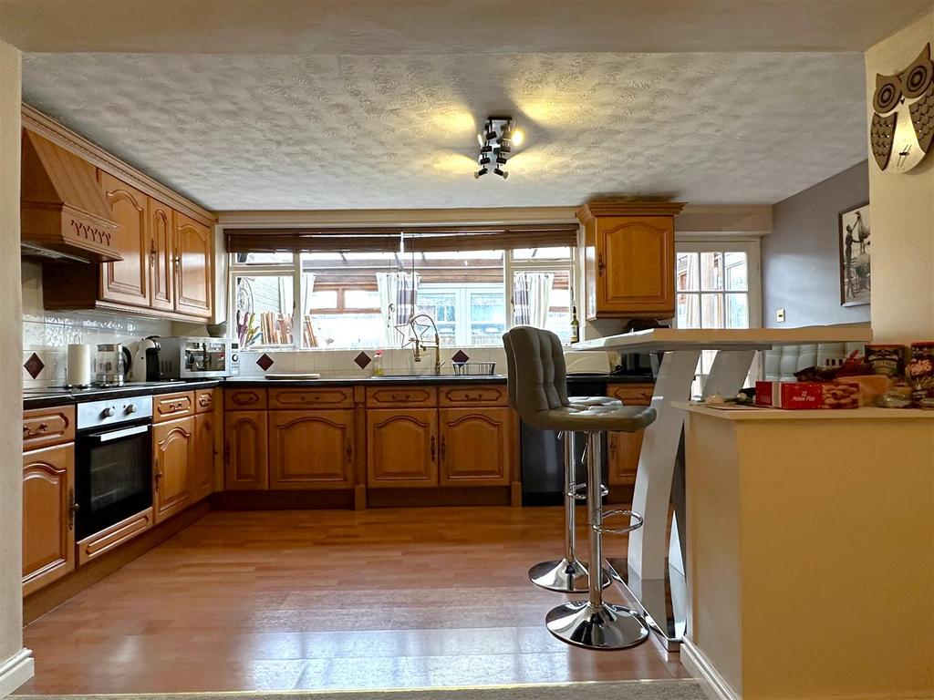 Breakfast Kitchen 727