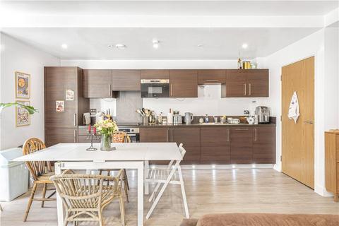 3 bedroom apartment for sale, Roseberry Place, London, E8