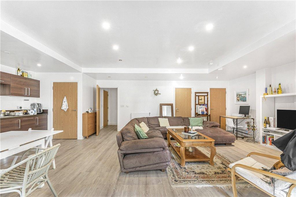 Reception/Kitchen