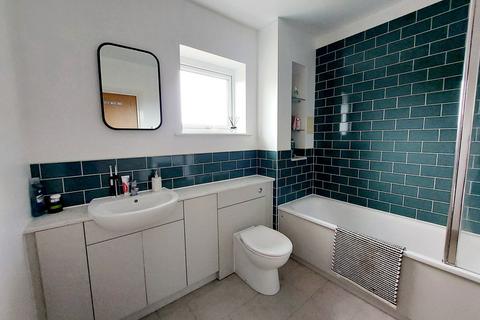 66 Springhead Parkway, Northfleet, Gravesend, DA11 8BF