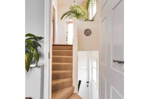 61b Tudor Road, London, E9 7SN