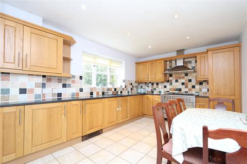 5 bedroom detached house to rent, Morland Drive, Grange Farm, MK8