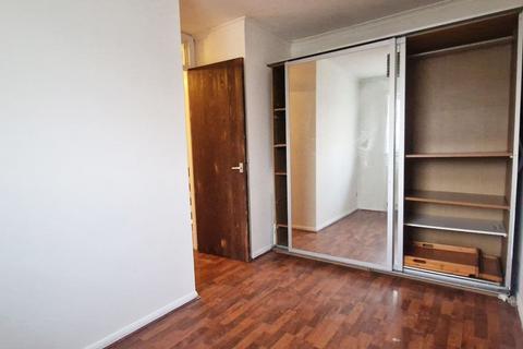 3 bedroom terraced house to rent, Fleetwood Close, London, E16