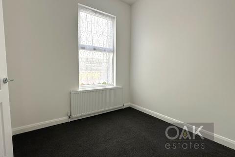 4 bedroom terraced house to rent, King Edwards Road, Enfield EN3