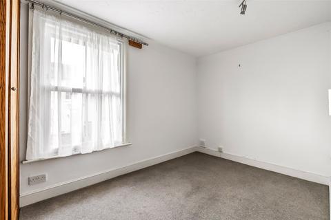 7 Harrow Close, Dorking, RH4 3BB