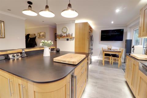 5 bedroom bungalow for sale, Penhole Close, Coads Green, Launceston, Cornwall, PL15