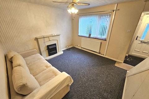 2 bedroom semi-detached house to rent, Buttress street, Gorton, Manchester, M18