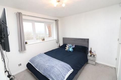 1 bedroom end of terrace house to rent, Christie Close, Chatham