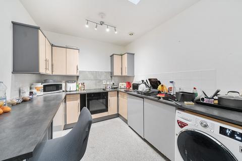 2 bedroom apartment for sale, Streatham Road, Mitcham CR4