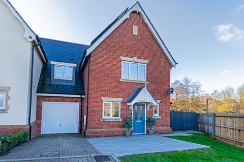 4 bedroom link detached house for sale, James Place, Essex CM24