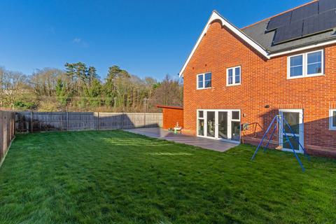 4 bedroom link detached house for sale, James Place, Essex CM24