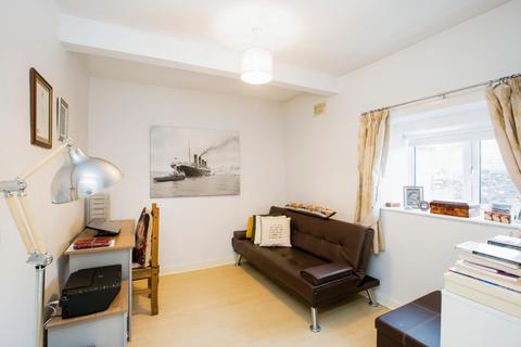 3 Hill Top, Halifax, HX2 7PJ