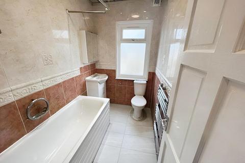 4 bedroom house to rent, St. Awdrys Road, Barking IG11