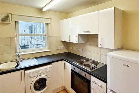 2 bedroom flat to rent, Skibo Court, Fife KY12