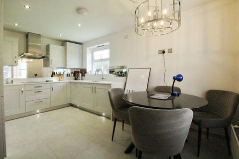 3 bedroom semi-detached house to rent, Hardy Road, Cheshire SK9