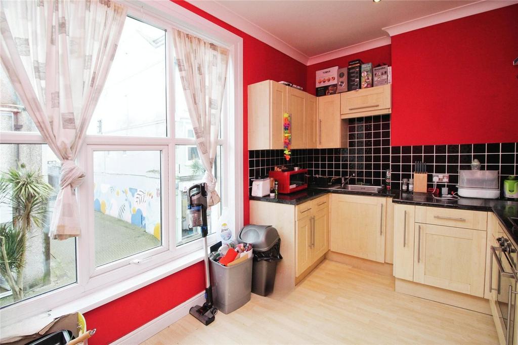 Kitchen/Dining Area