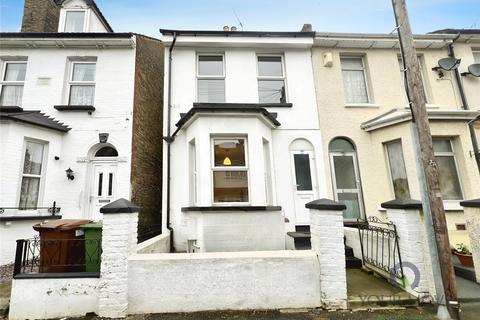 3 bedroom terraced house to rent, Weston Road, Kent ME2