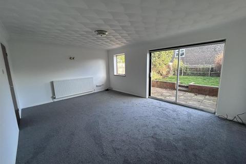 3 bedroom property to rent, Aintree Close, Gravesend, Kent, DA12