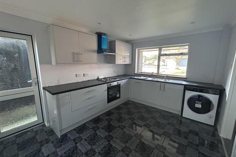 3 bedroom property to rent, Aintree Close, Gravesend, Kent, DA12