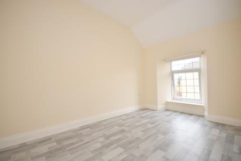 2 bedroom end of terrace house for sale, High Street, Raunds