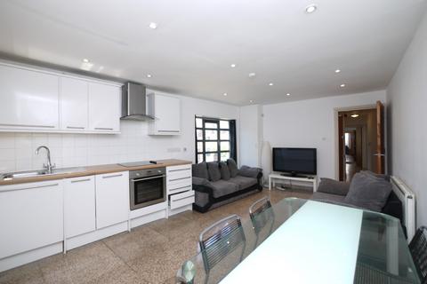 2 bedroom apartment to rent, Japan Crescent, London, N4