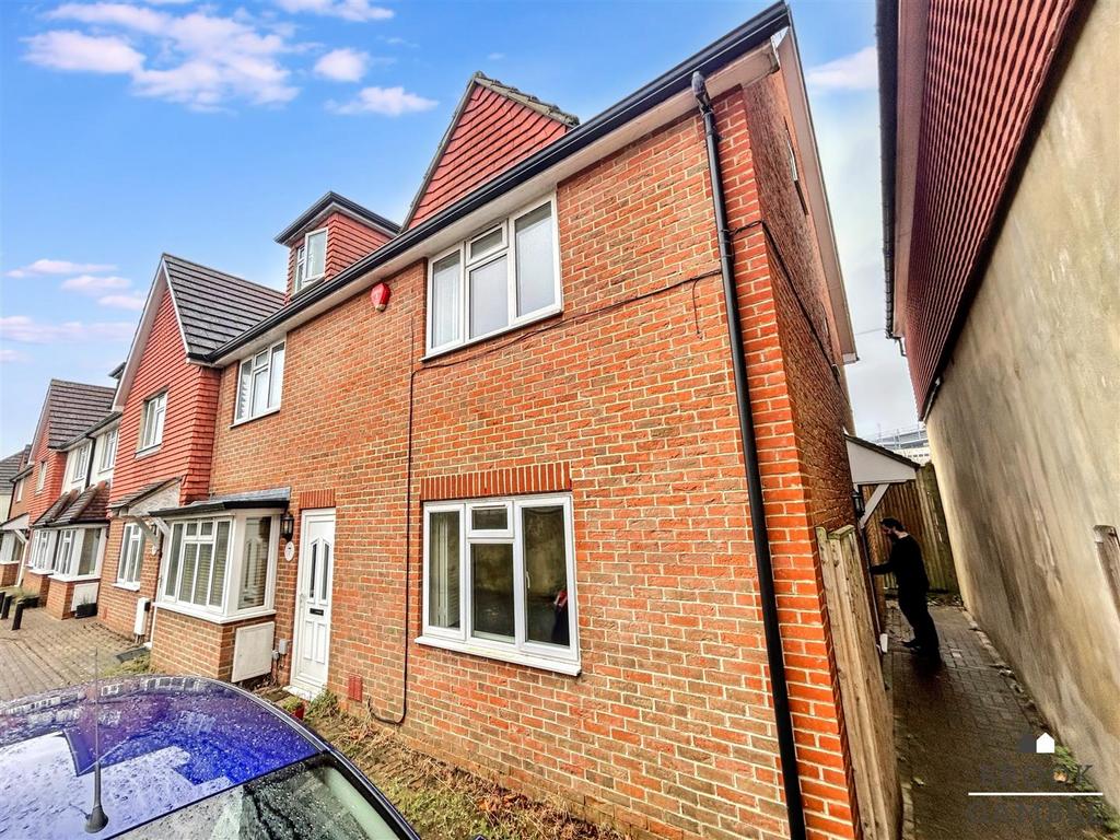 Commercial Road, Eastbourne BN21 3 bed mews for sale - £299,950