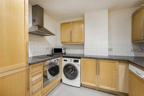 2 bedroom flat to rent, Worple Road, Wimbledon