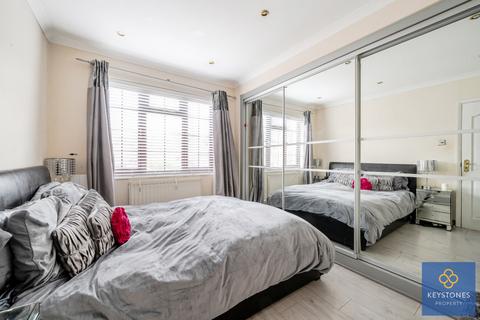145 Clockhouse Lane, Romford, RM5 2TH