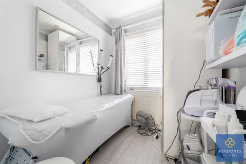 145 Clockhouse Lane, Romford, RM5 2TH
