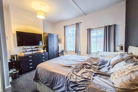 18 Alison Street, Shaw, Oldham, OL2 7SU