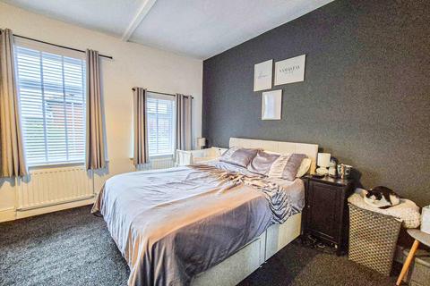 18 Alison Street, Shaw, Oldham, OL2 7SU