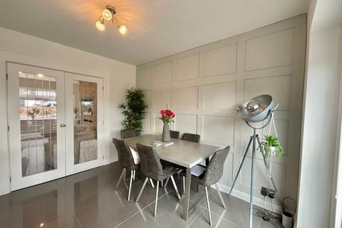 24 Wenger Crescent, Stoke-on-trent, ST4 8LE