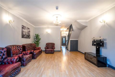 5 bedroom parking to rent, Rosedene Avenue, London, SW16