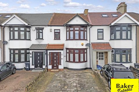 3 bedroom terraced house for sale, New North Road, Hainault IG6