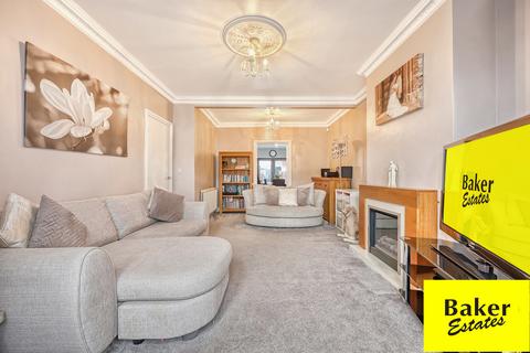 3 bedroom terraced house for sale, New North Road, Hainault IG6