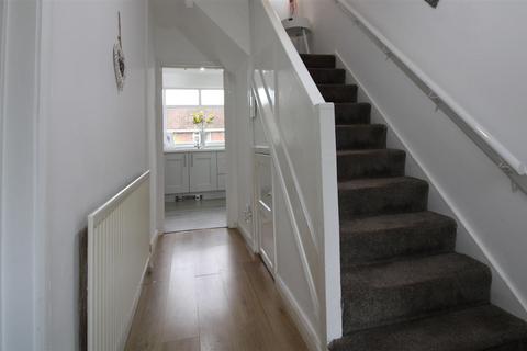 3 bedroom semi-detached house for sale, Henshaw Place, Newcastle Upon Tyne NE5